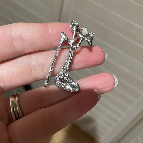 Silver High heel brooch - Picture 4 of 5